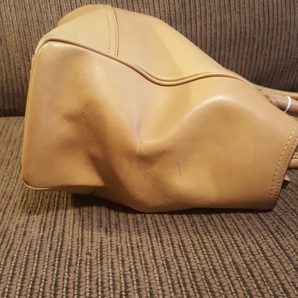 SOLD OFF SITE - Picture 5 of 8